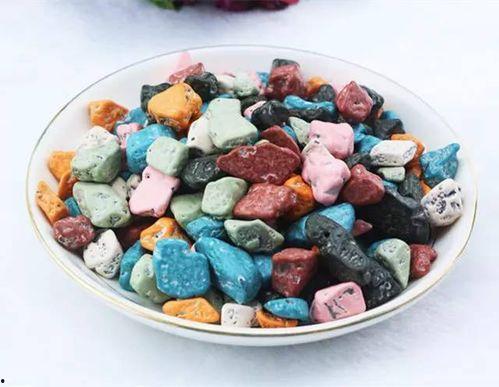 小布娱乐边吃零食边吃瓜